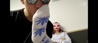 重庆美女第三集婷婷穿着枫叶袜子大脚被我甜食